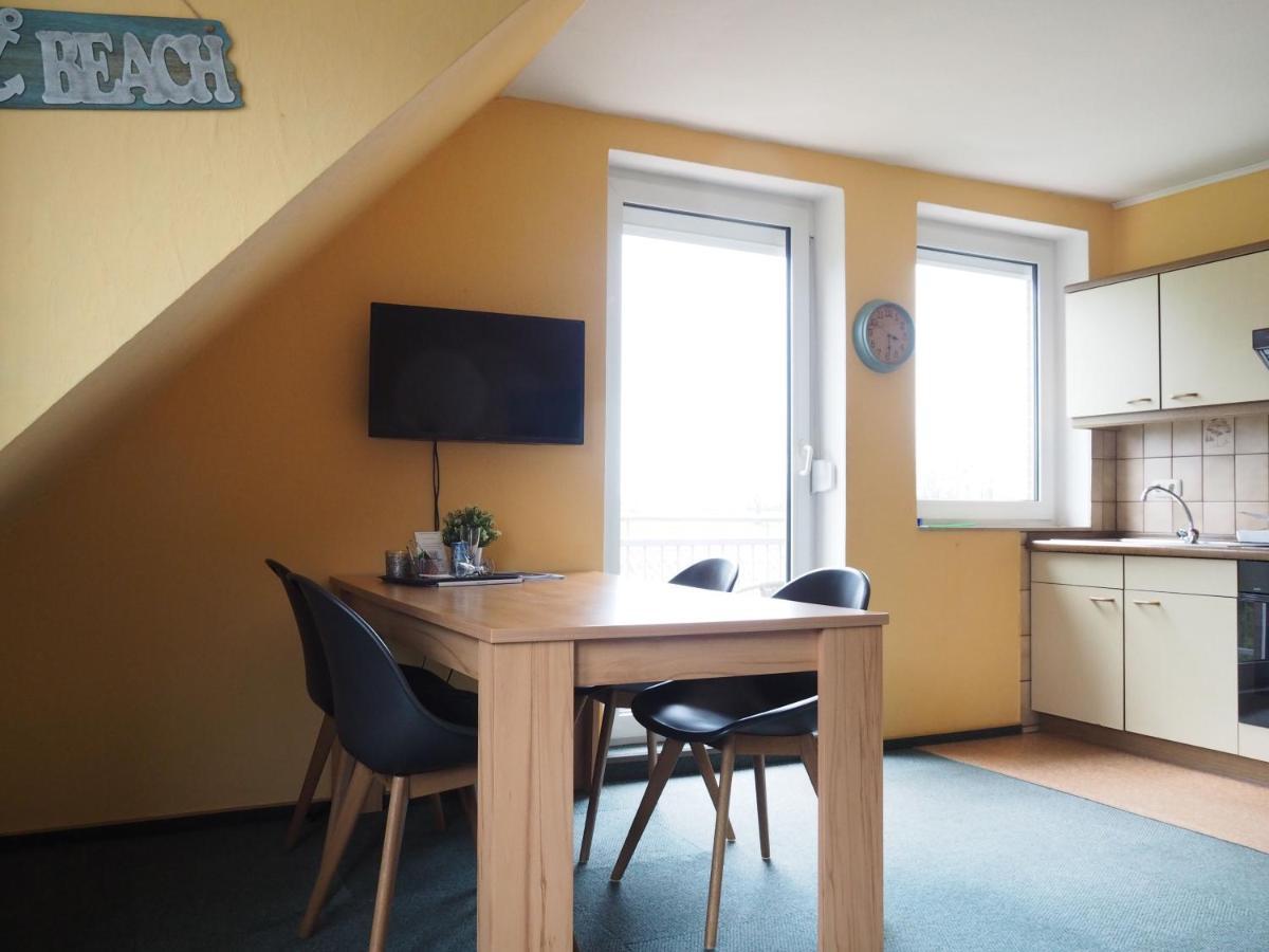 Friesenmeer Ferienwohnung Sechs Bensersiel Bagian luar foto